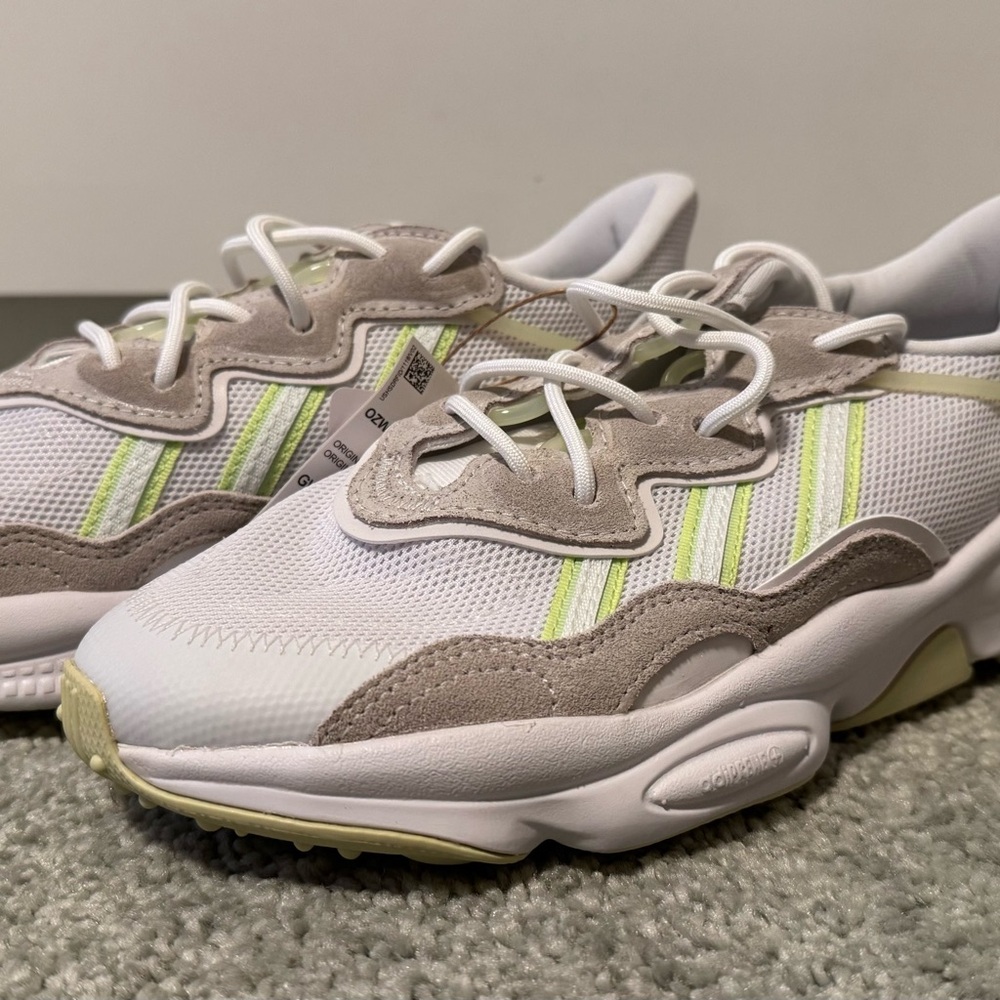 NEW - Adidas Ozweego Sneakers USW6.5